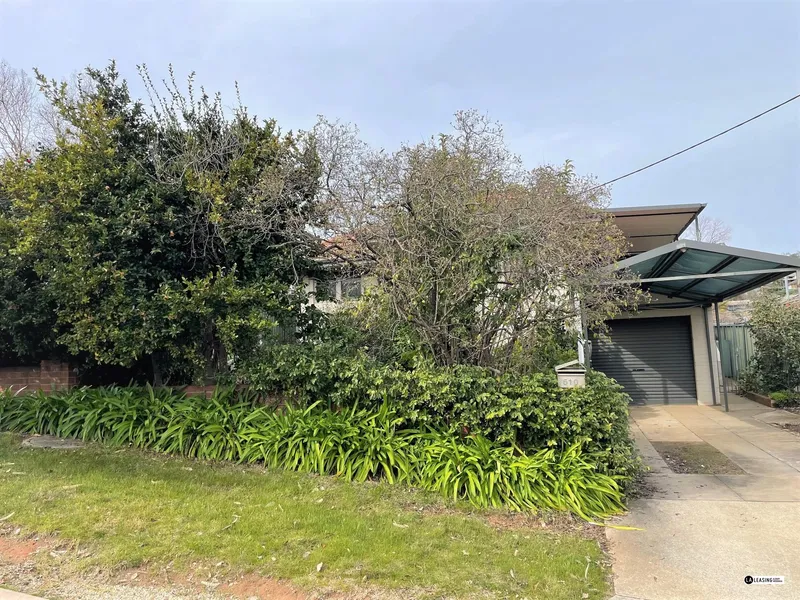 3 Bedroom East Albury Home with Self-Contained Separate Living/Retreat with Bathroom & Study