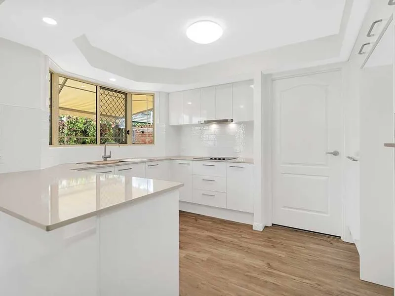 2 bedroom, fully refurbished