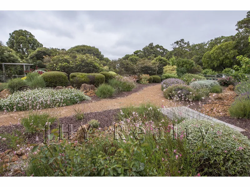 A HOME / HOLIDAY RETREAT FOR ALL SEASONS