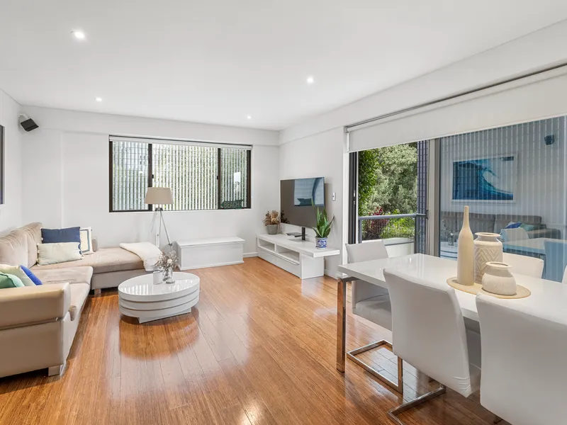 Stunning Two Bedroom Unit - Moments To Curl Curl Beach