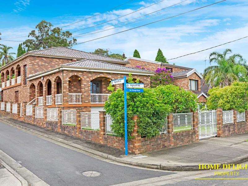 A remarkable full brick corner block home in terms of scale, design, level of finish and quality!