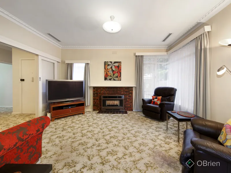 Good Size Family Home Within Minutes Walk to Shops & Schools. 