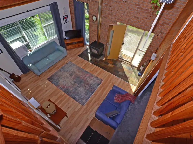 NORTH FACING DOUBLE BRICK 'CHALET' WALK TO ROBERTSON VILLAGE