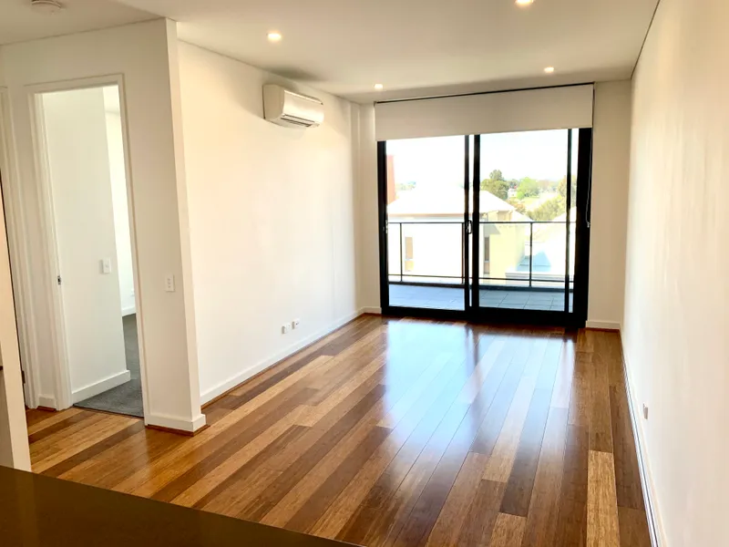 ENJOY WALKING TO THE RIVER AND PARKLANDS