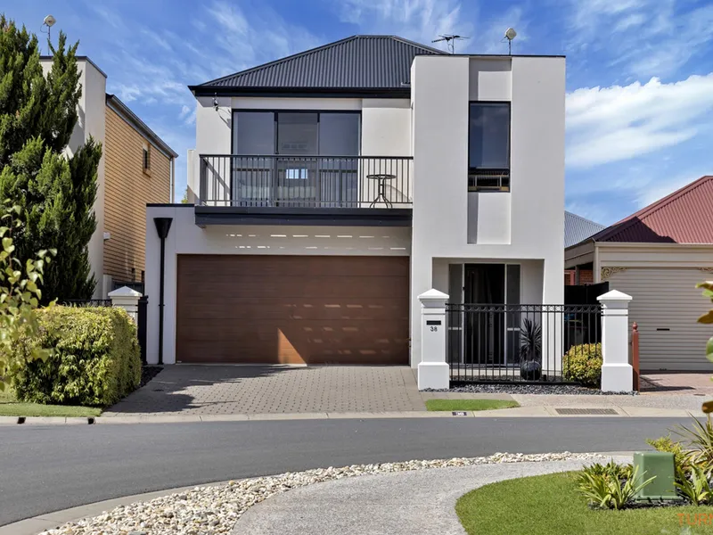 Immaculate modern home, in a quiet picturesque location!