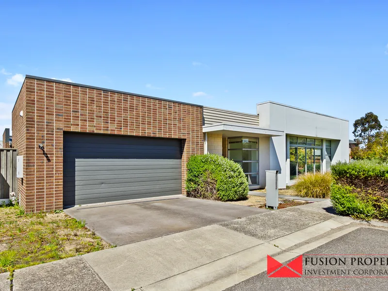 Four-Bedroom Family House in Quiet Courtside for Living