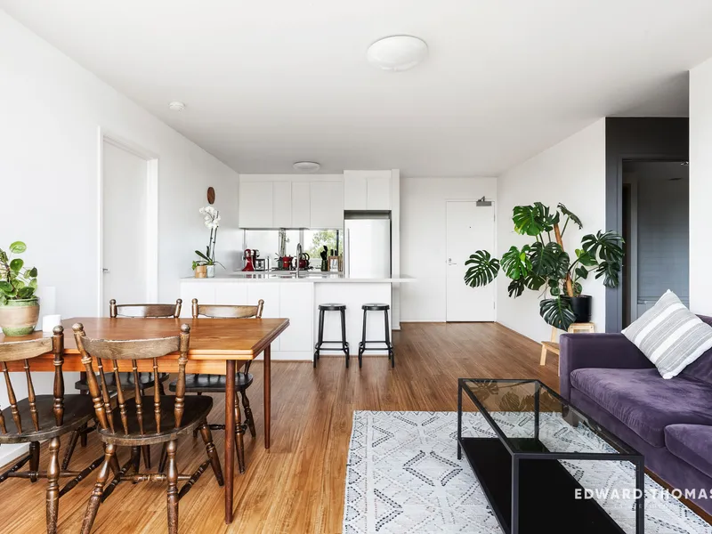 Renovated Brilliance In Parkside Location