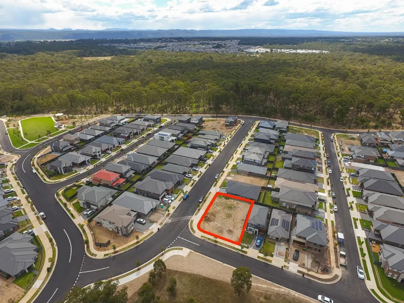 THE BEST BLOCK OF LAND IN JORDAN SPRINGS (BUILD YOUR DREAM HOME OR A DUPLEX )