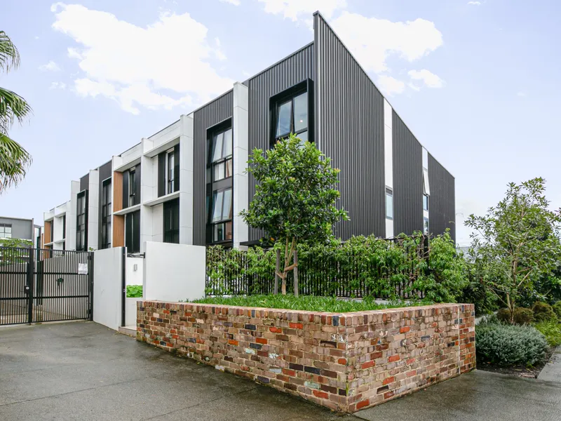 North Facing Luxury 4 Bedroom Terrace for Rent in Taylor's Walk