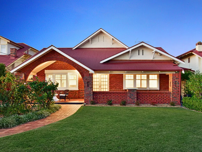 Spacious and Immaculate Character Beachside Bungalow!