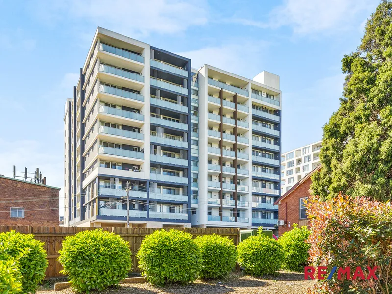Spacious Two-Bedroom Apartment in center of Lidcombe