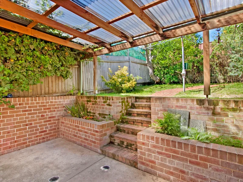 Well Appointed & Spacious Two Bedroom Semi - Pets Considered