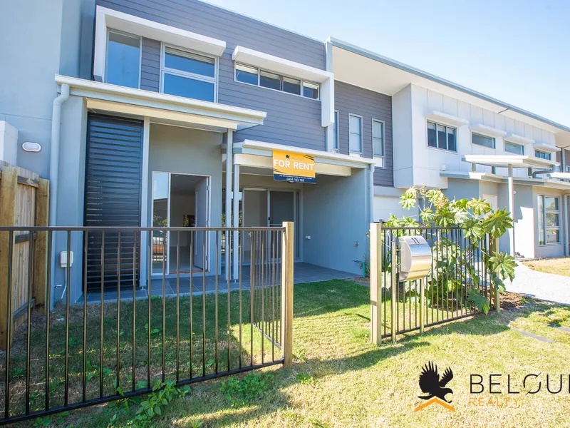 Bright Home with an Airconditioned Living Area!