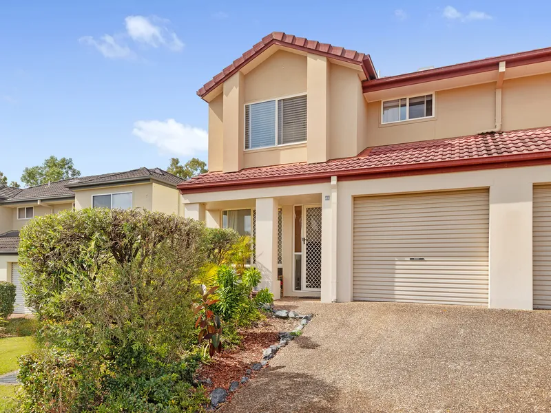 Great Investment or Perfect Family Home in Pacific Pines! New renovated two Bathrooms