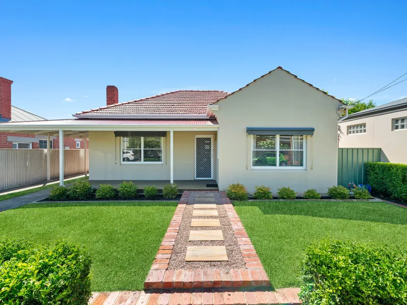 Delightful 1950’s Character & Tasteful Contemporary Updates on Bagshaw