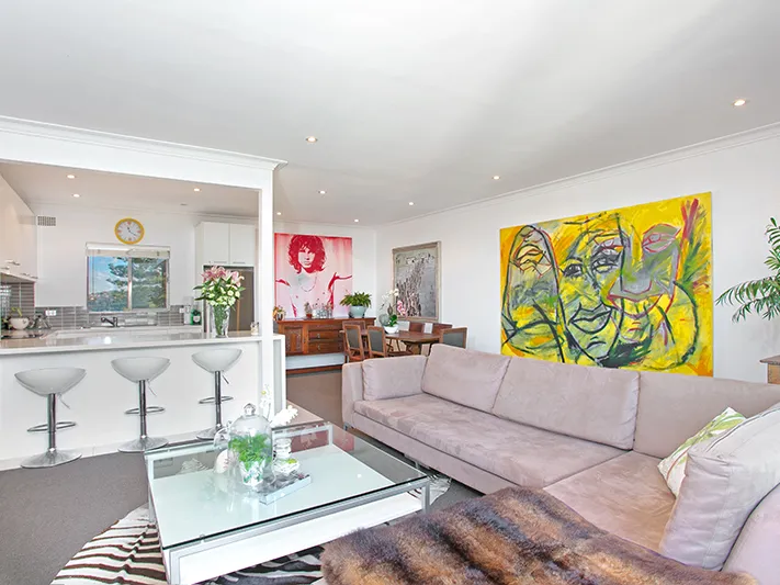 Spacious Freshwater Apartment - District & Ocean Views! 