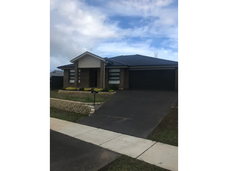 4 Bedroom Family Home in Morisset Park