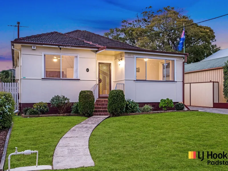 Well Presented Set On Approx 575.4sqm – 8 Min Walk To Padstow Station