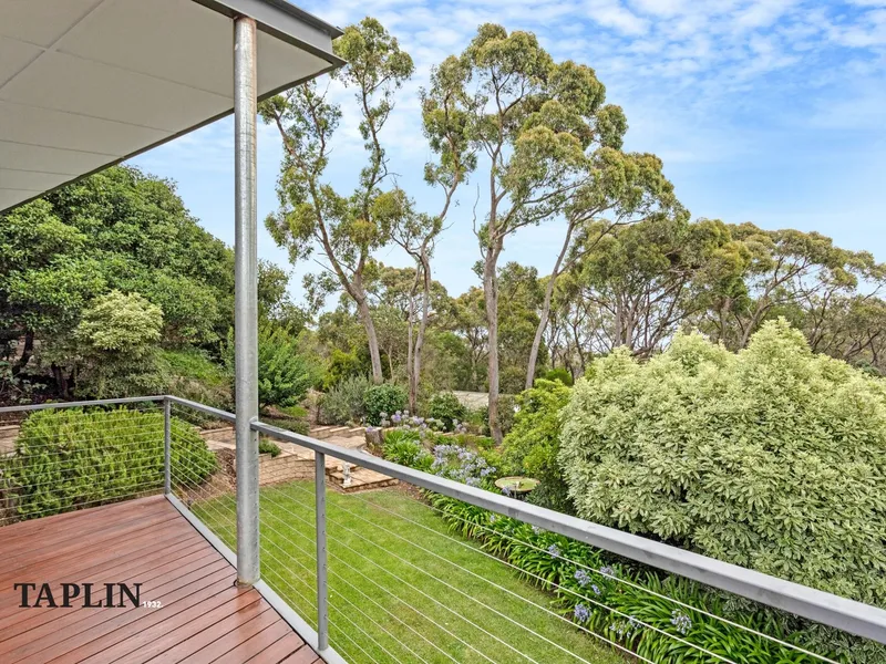 COUNTRY LIVING SO CLOSE TO THE CITY