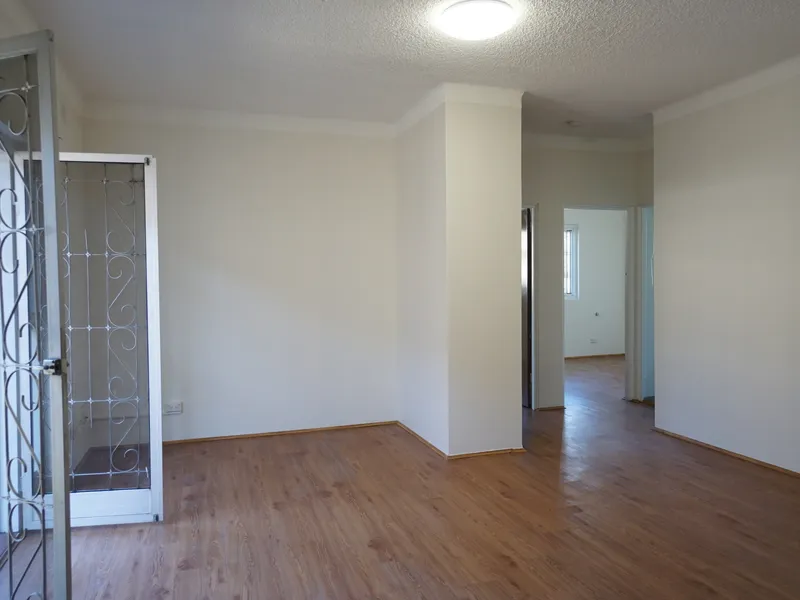3 bedroom unit with walking distance to Eastwood station