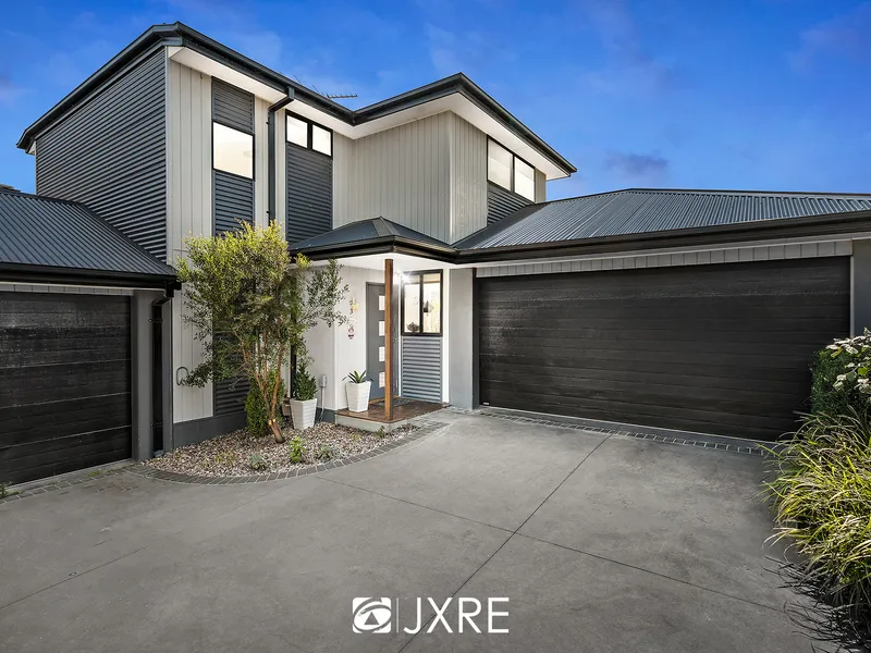 SLEEK, STYLISH AND SUPERBLY SITUATED