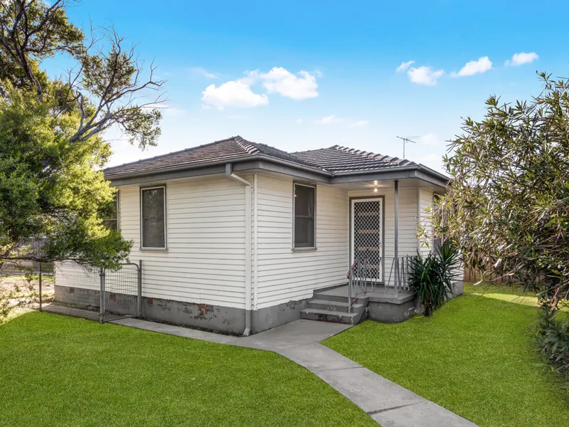 Great First Home or Investment!