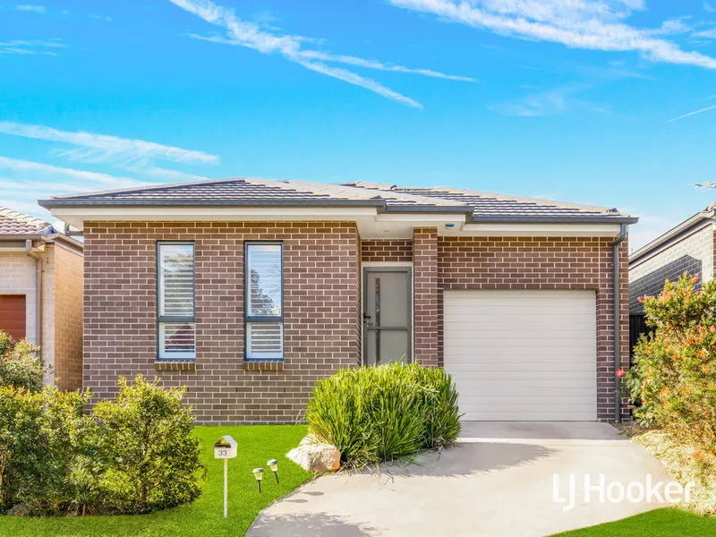 Immaculate Single Storey Residence with Style, Comfort, and Functionality!