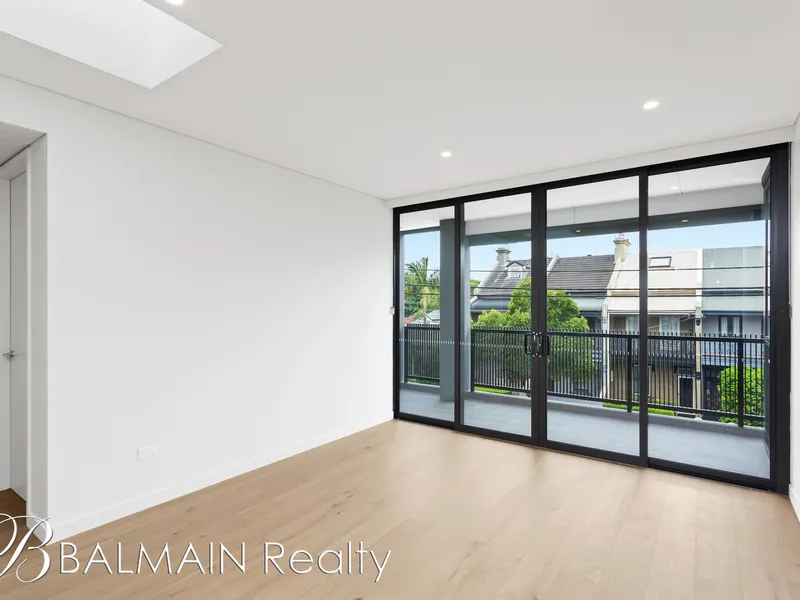 Sleek Top Floor Floor Two Bedroom Apartment in the Heart of Rozelle