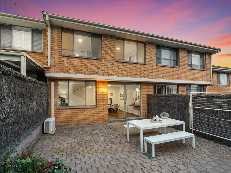 Turnkey Townhouse with Resort Style Amenities!
