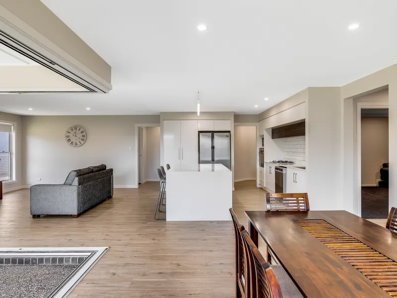 Crisp, Fresh & White - This Property Is An Entertainers Delight!