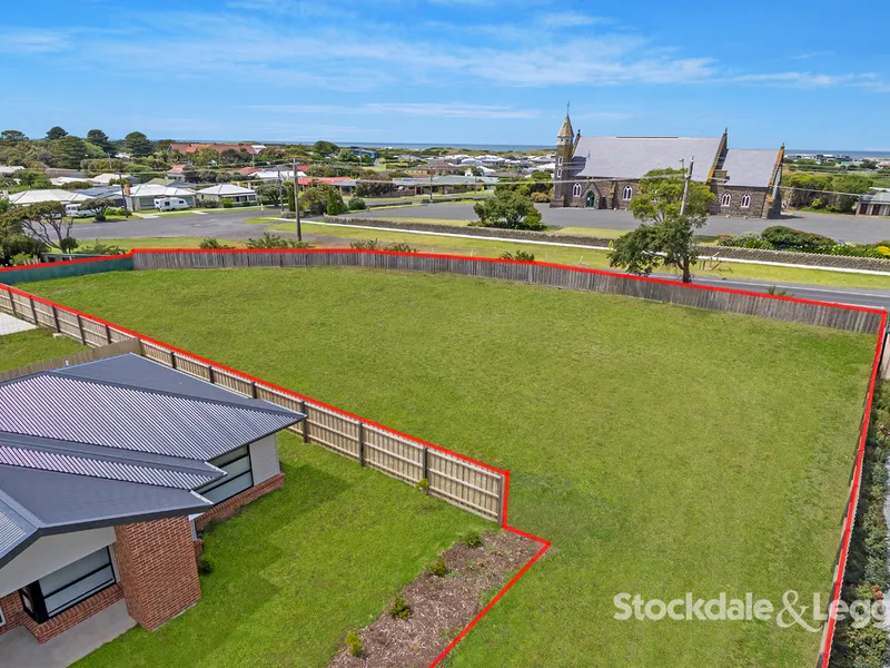 Rare Large Allotment - Vacant Residential Land!