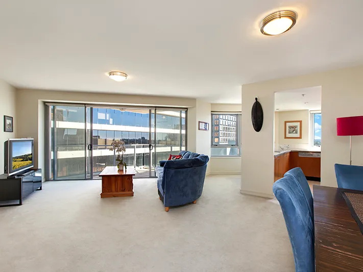 Stunning, sunny apartment with Northerly views