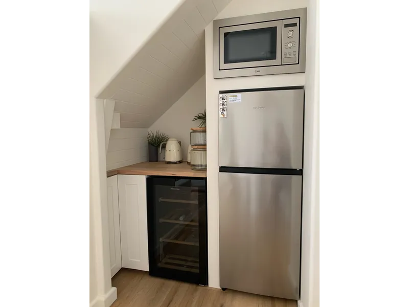 Newly renovated and fully furnished with beautiful 180 degree ocean views