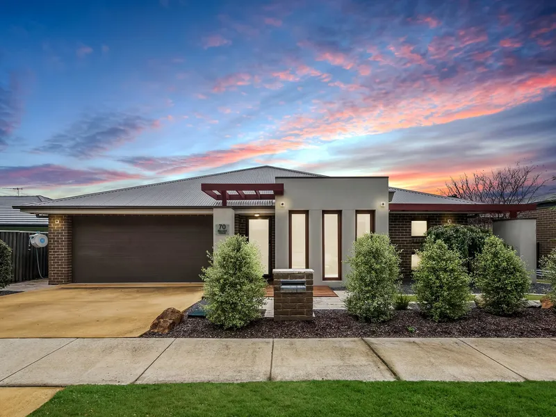 Modern family sanctuary opposite Mulligans Flat Nature Reserve