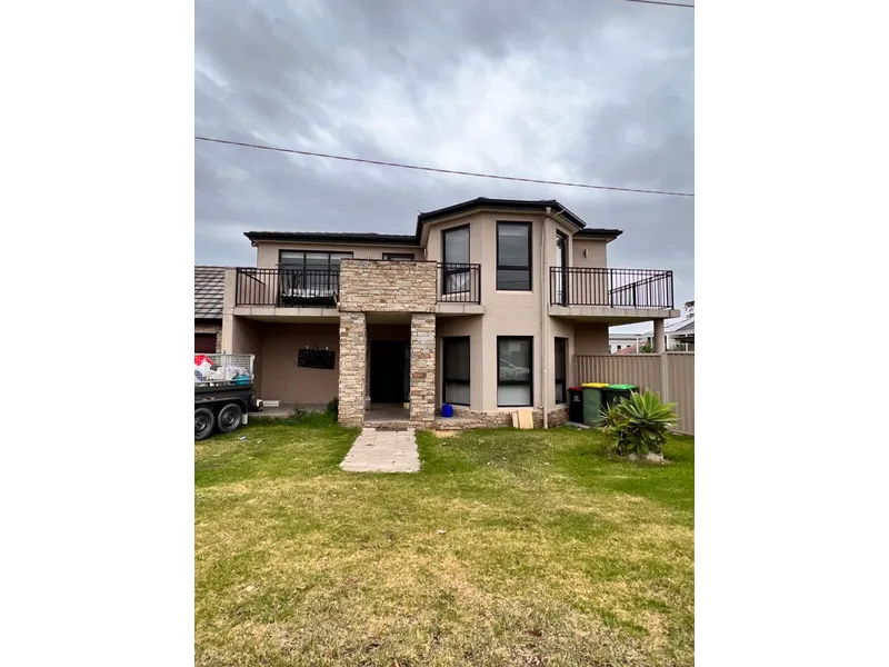 MODERN 3 BEDROOM HOME!