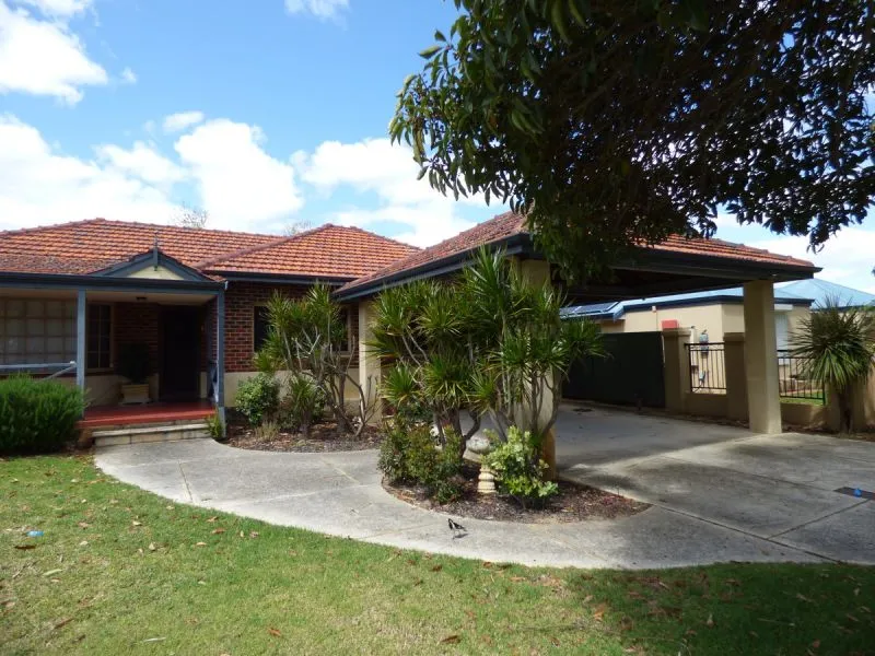 MODERN CHARMING FAMILY HOME IN SUPERB LOCATION