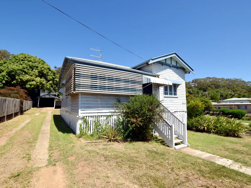 :: 3D TOUR :: CHARMING INNER CITY QUEENSLANDER!