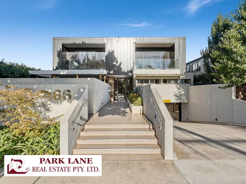 EXECUTIVE STYLE FRONT APARTMENT