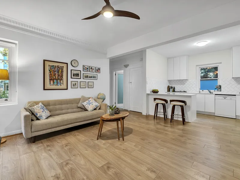 Stylish, Light, and Airy Art-Deco Gem