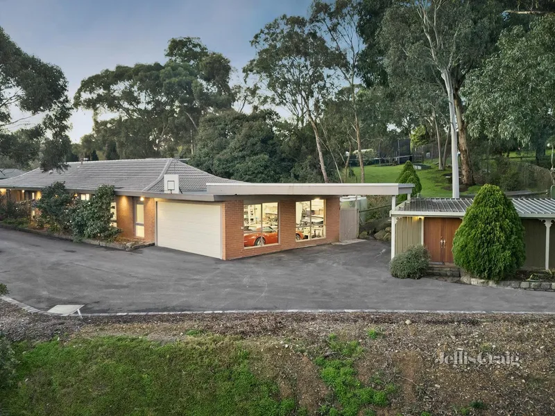 Enormous lifestyle appeal – almost ¾ acre!