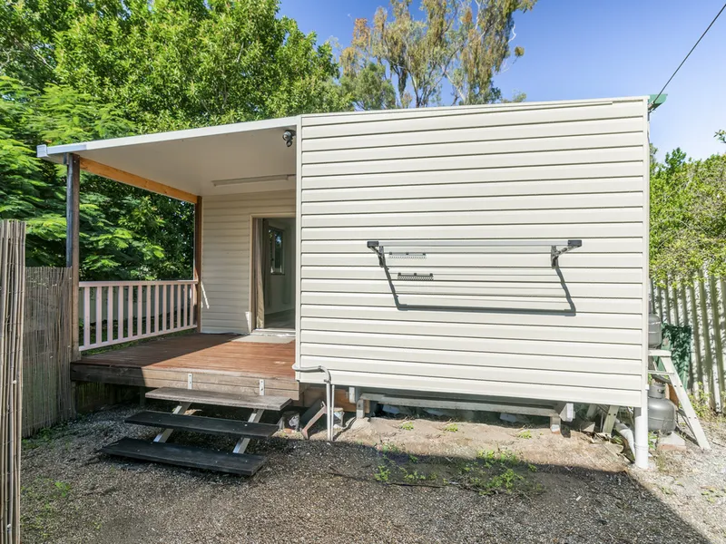 Self Contained Granny Flat - Electricity and Internet included