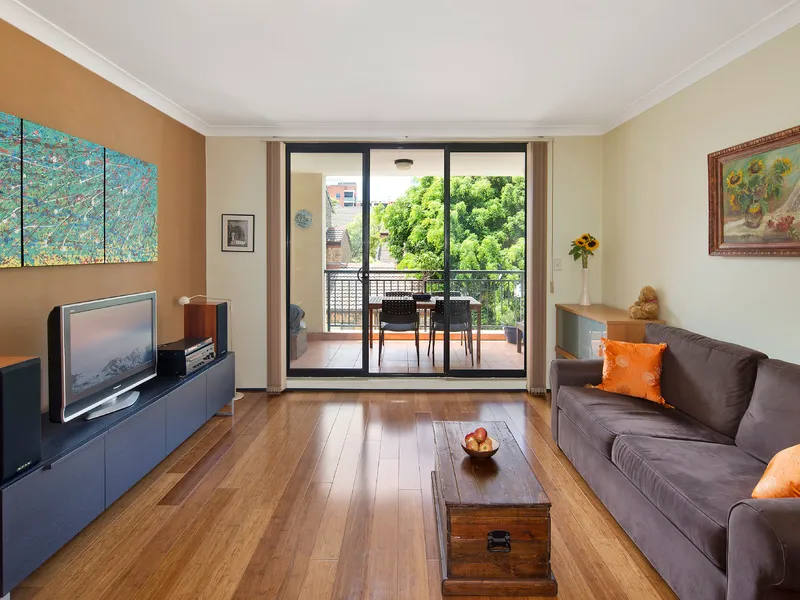 Urban lifestyle living with city-edge convenience 