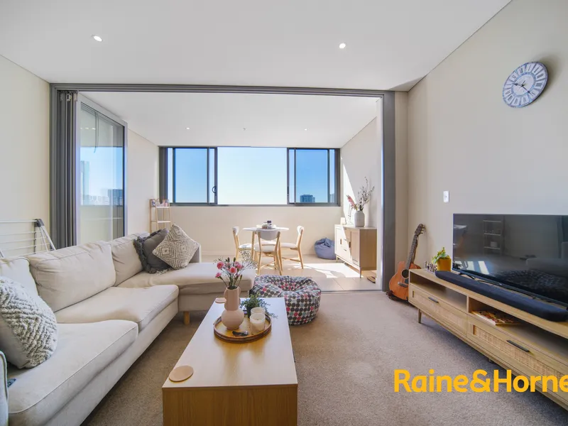 Cozy One-Bedroom Apartment with Water Views and Privacy