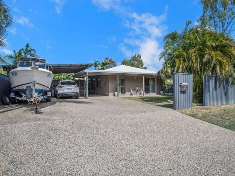 3 Bedroom Home just minutes from the Beach!