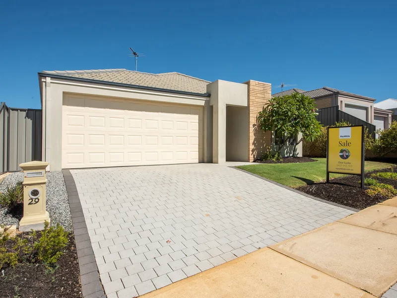 IMMACULATE HOME - READY AND WAITING FOR YOU