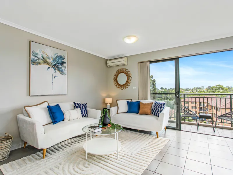 A modern lifestyle retreat with district views
