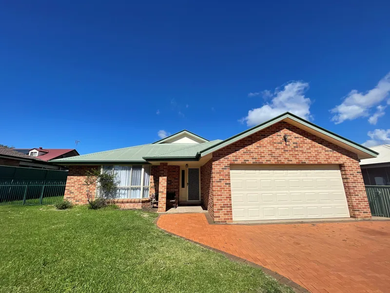 FOUR BEDROOM HOME IN SOUTH DUBBO