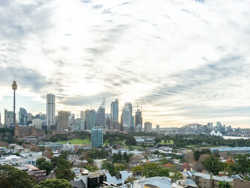 City Skyline and Harbour Views – Executive 2 Bedroom Property in Omnia Potts Point