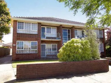 Ground Floor One bedroom Apartment!
