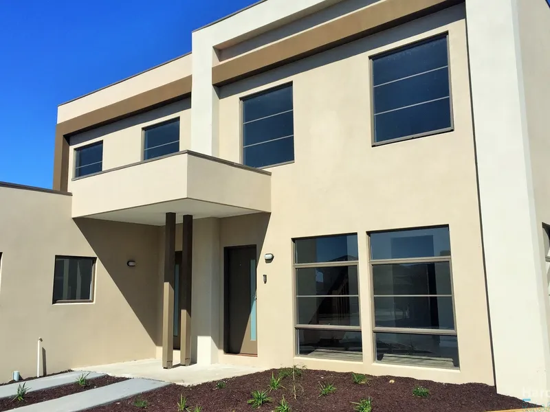 Stunning Home in Unbeatable Location!